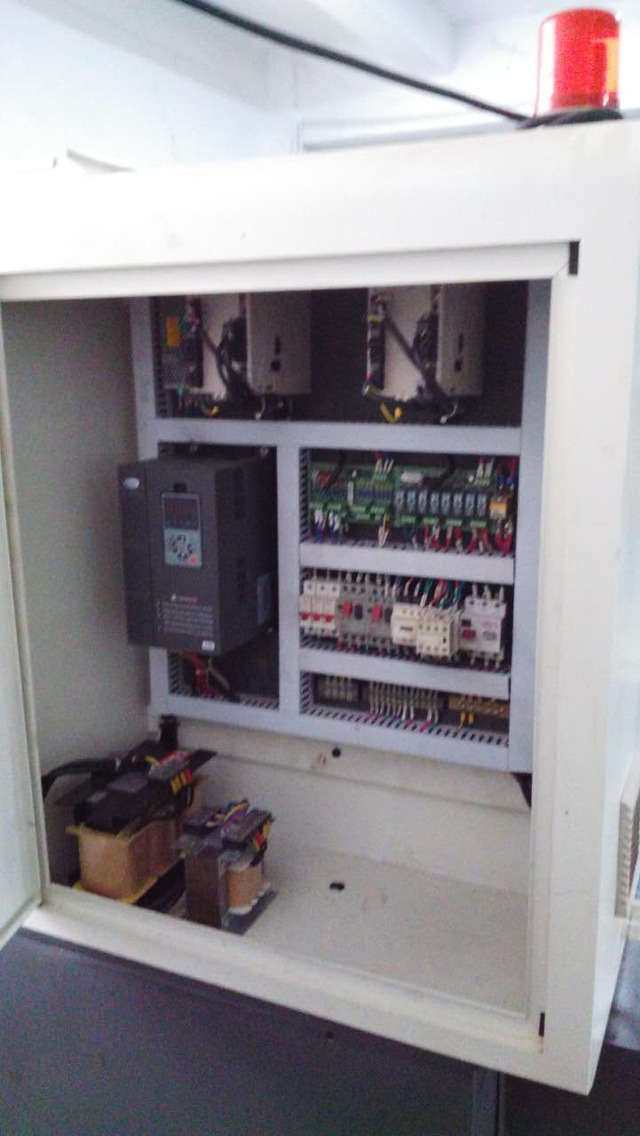 凱恩利數(shù)控車床機電器部分