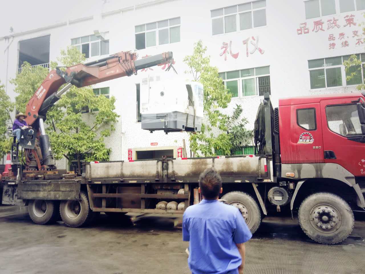 機器調(diào)裝中，注意安全！